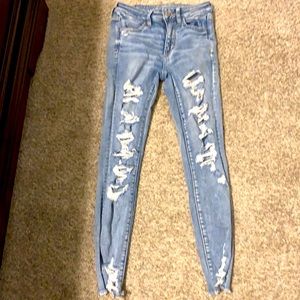 Light wash skinny jeans